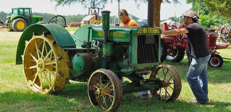 Chippokes tractor show